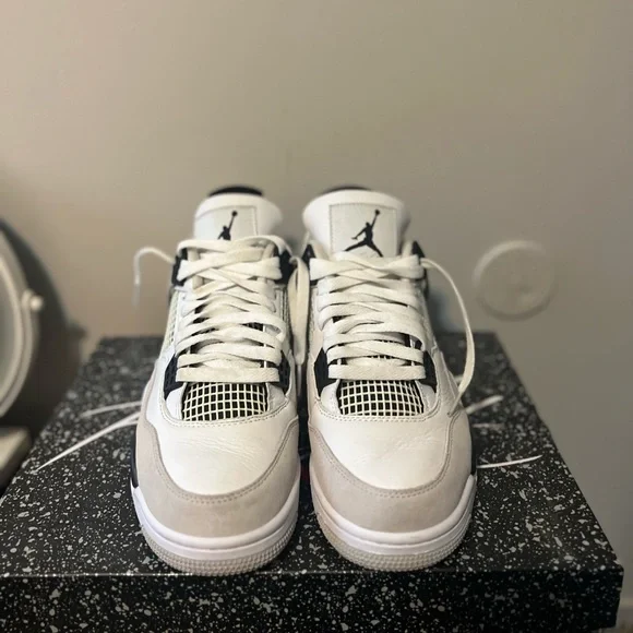 Air Jordan 4 Retro - Picture 2 of 7